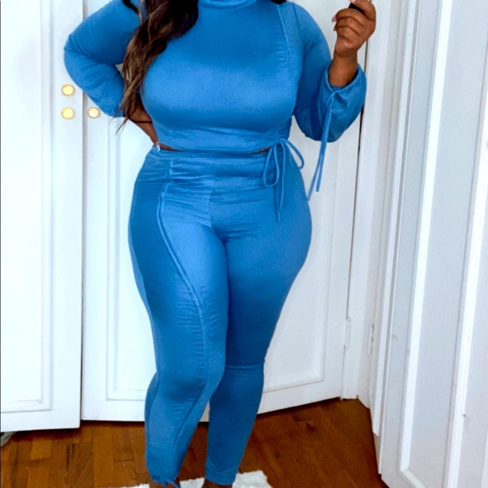 Blue scrunch 2pc long sleeve pants set